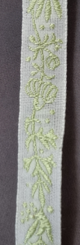 Webband schmal 1 cm weiß mit Gräsern und Blumen in hell grün