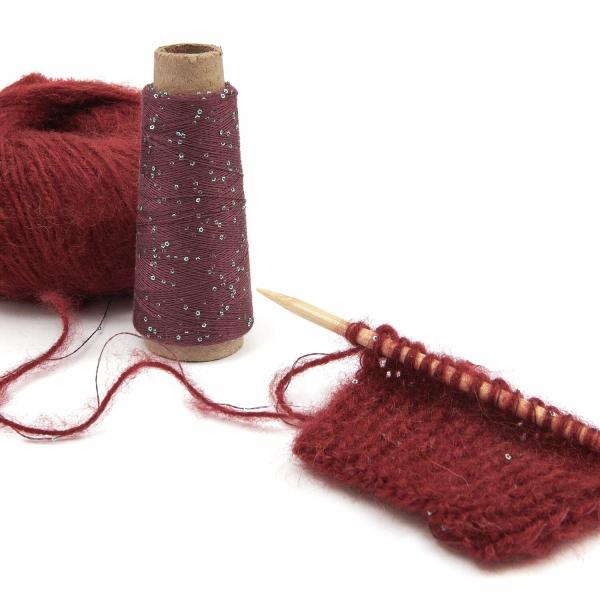 Creative Make It Blümchen Pailletten Beilaufgarn Fb. bordeaux 25g 375m